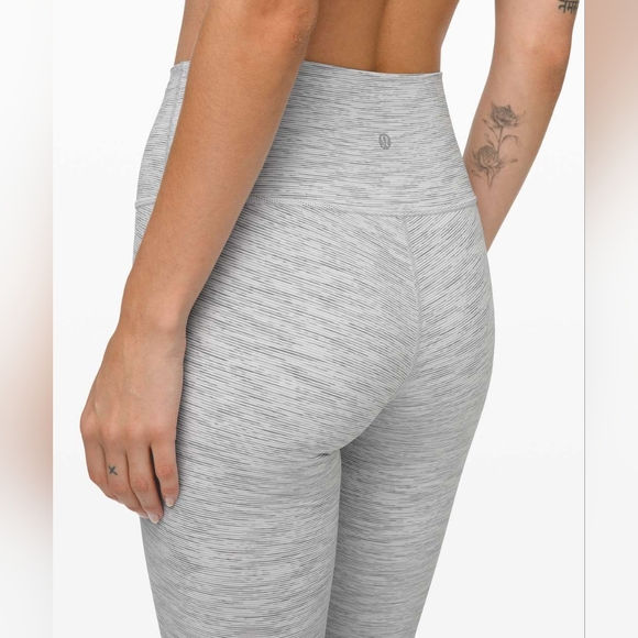 Size 10 Lululemon Wunder Under High-Rise Tight 28" *Full-On Luxtreme - Picture 3 of 9